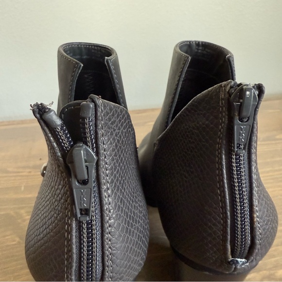 Simply Vera Vera Wang Womens 8 Dark Grey Heel Ankle Booties Shoes Zipper - Picture 7 of 11
